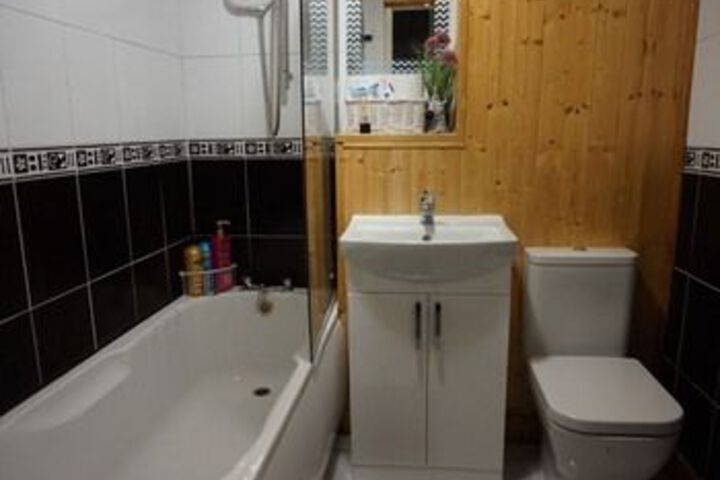 Room 6 of 35