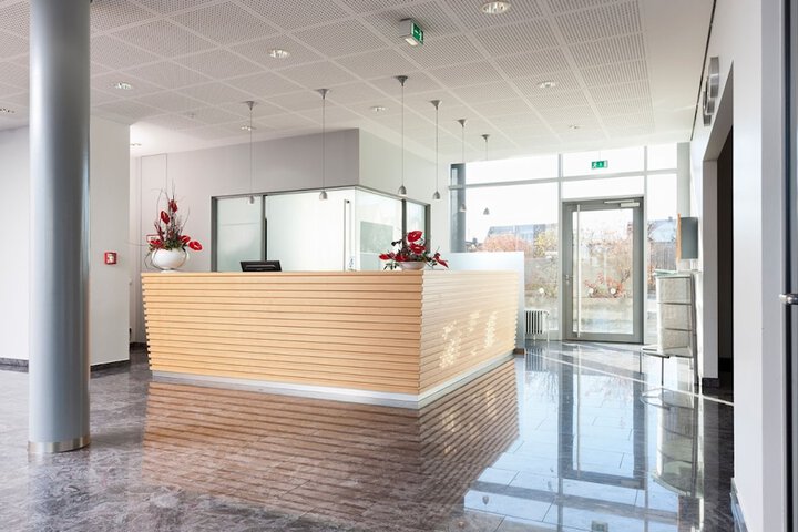 Check-in/check-out kiosk