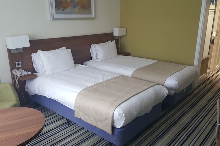 Room 11 of 109