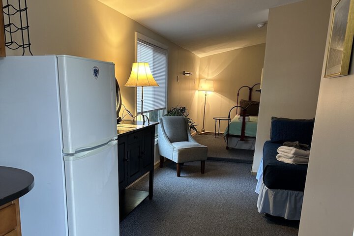 Room 32 of 46