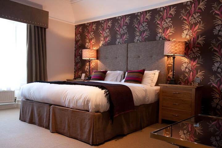 Room 2 of 42