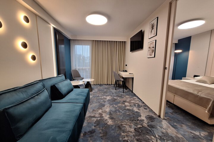 Room 22 of 50