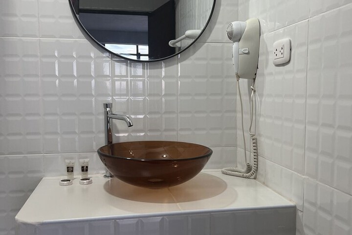 Room 46 of 65