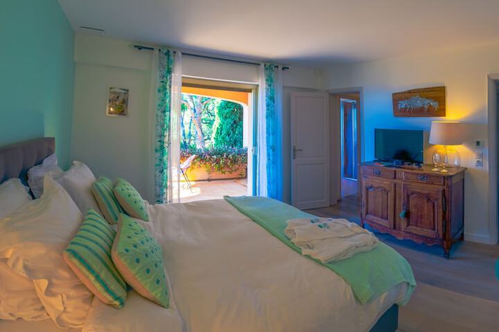 Room 6 of 47