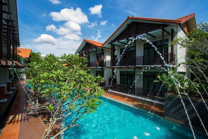 Hotel with Pool