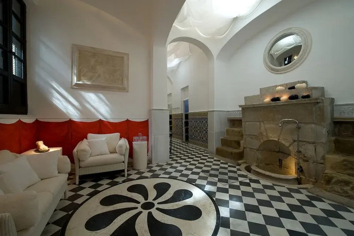 Hotel Entry