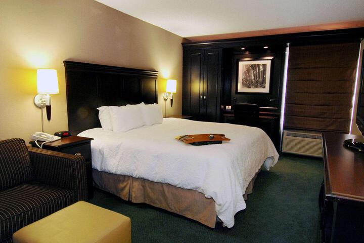 1 King Bed (14 of 15)