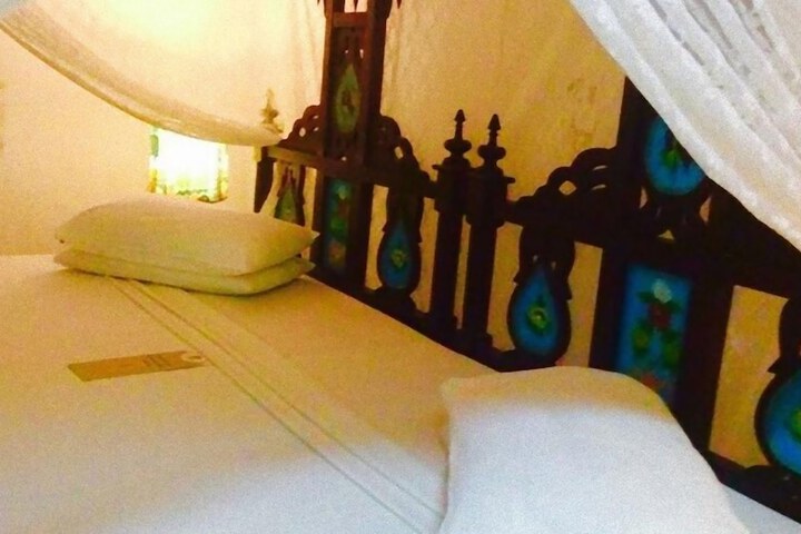 Room 7 of 63