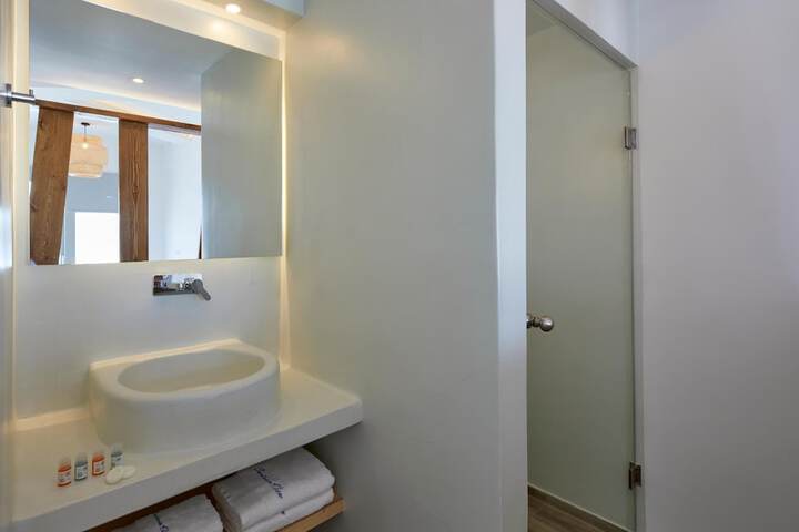 Room 122 of 205
