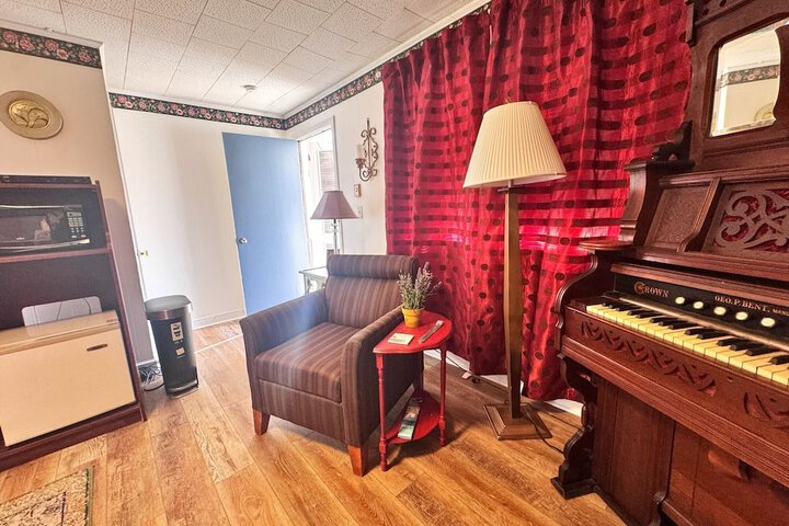 Room 51 of 91