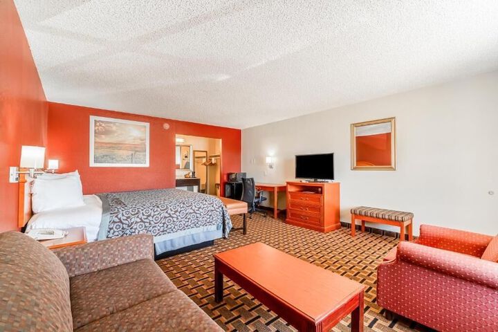 Room 9 of 42