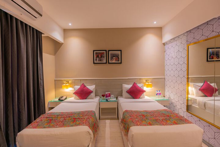 Room 16 of 38