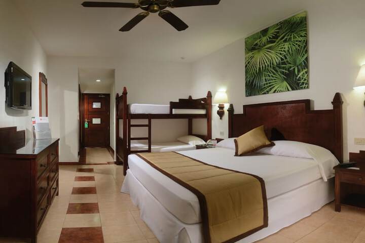 Room 6 of 70