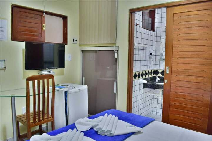 Room 4 of 17