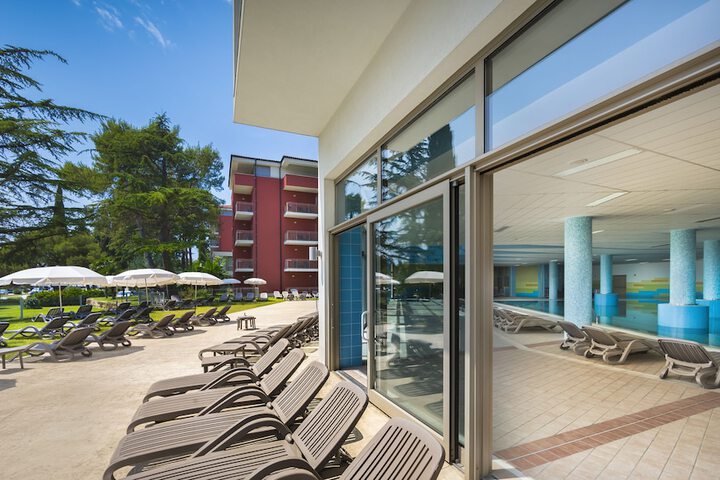Pools & Facilities