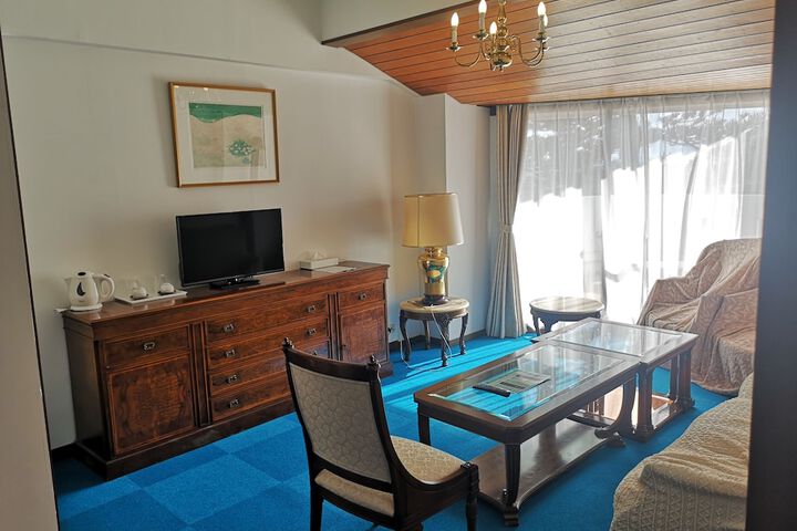 Room 15 of 32