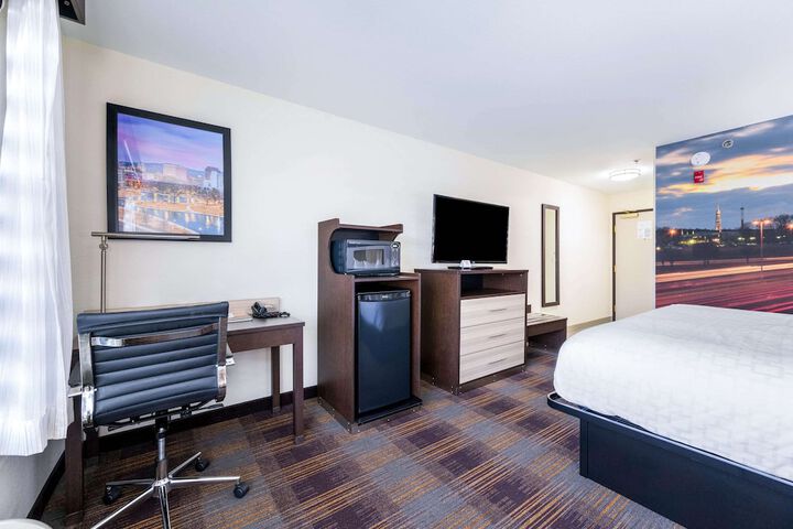 1 King Bed (18 of 23)
