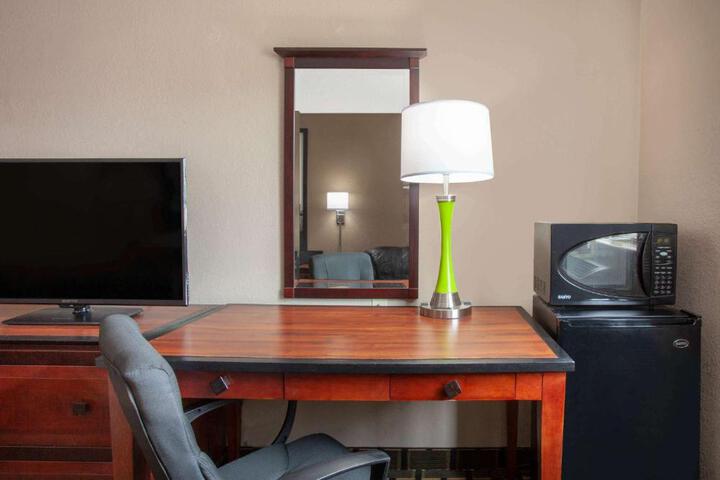 2 Double Beds (4 of 8)