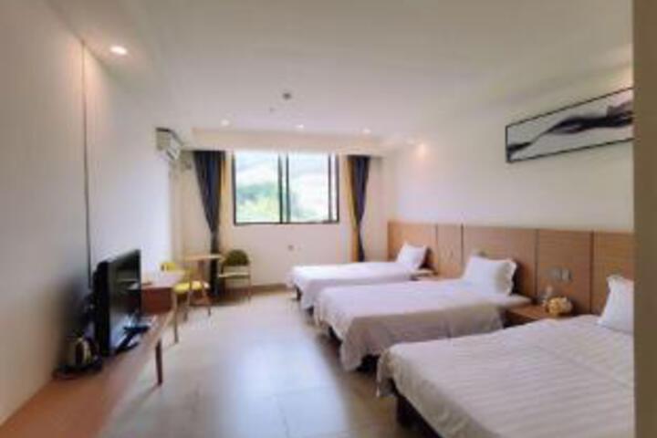 Room 8 of 8