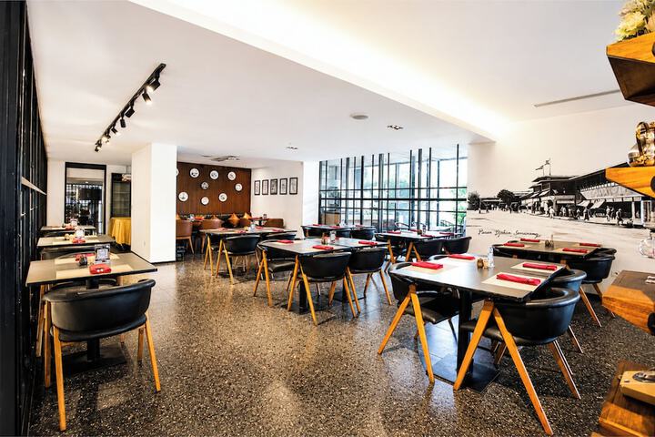 Cafe