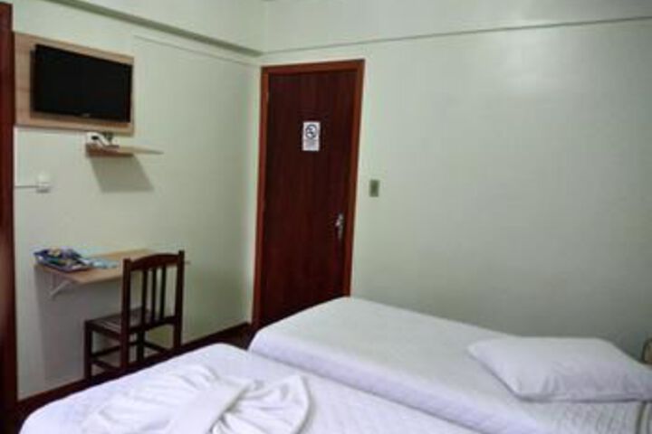 Room 9 of 27