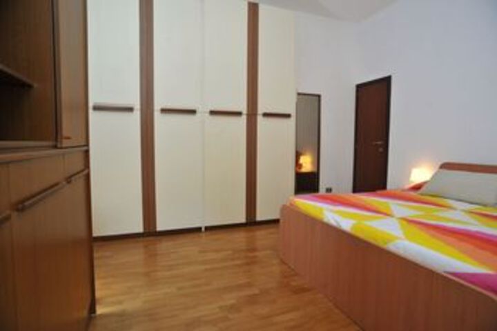 Room 33 of 59