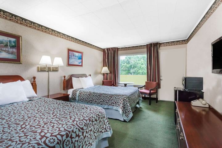 Room 9 of 20