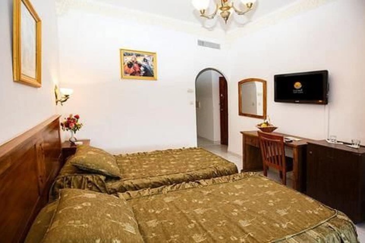 Room 9 of 46