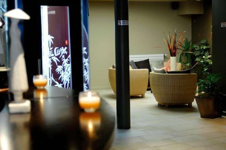Guest Lobby