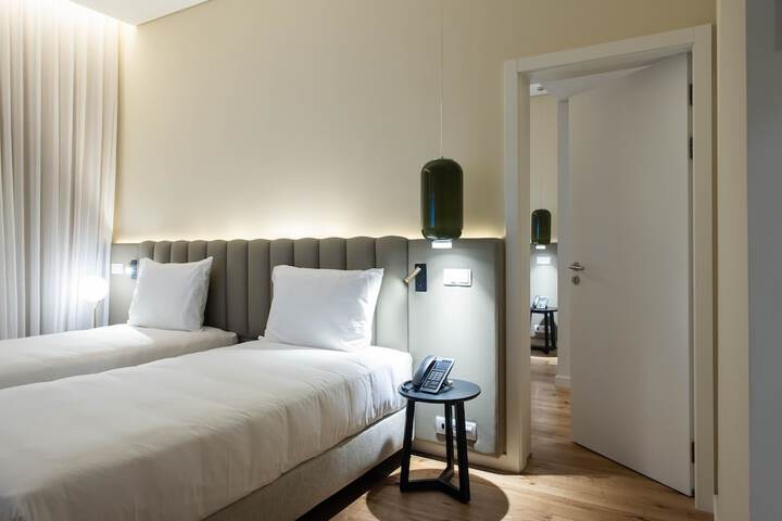 Room 19 of 100