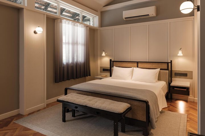 Room 16 of 43