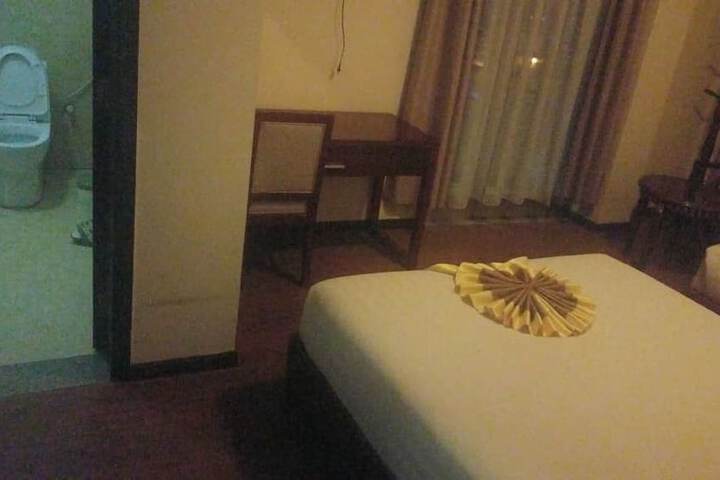 Room 15 of 15