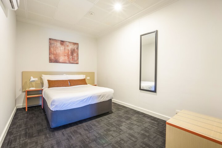 Room 7 of 35