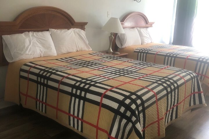 Deluxe Single Queen Bed (17 of 50)