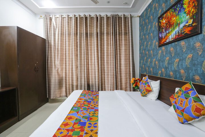 Room 14 of 30
