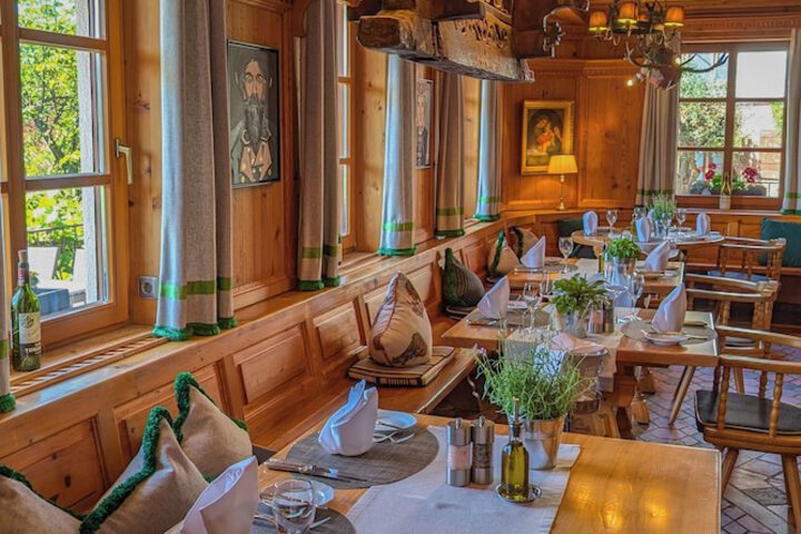 Dining 48 of 72