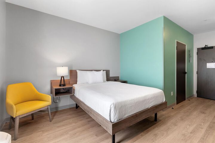Room 12 of 25