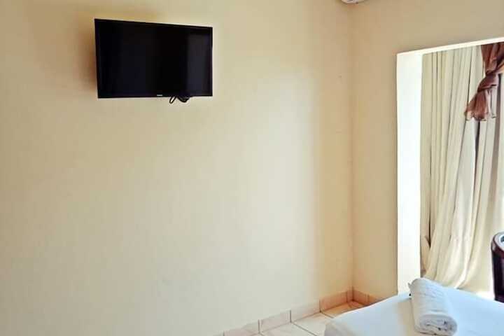 Room 12 of 29