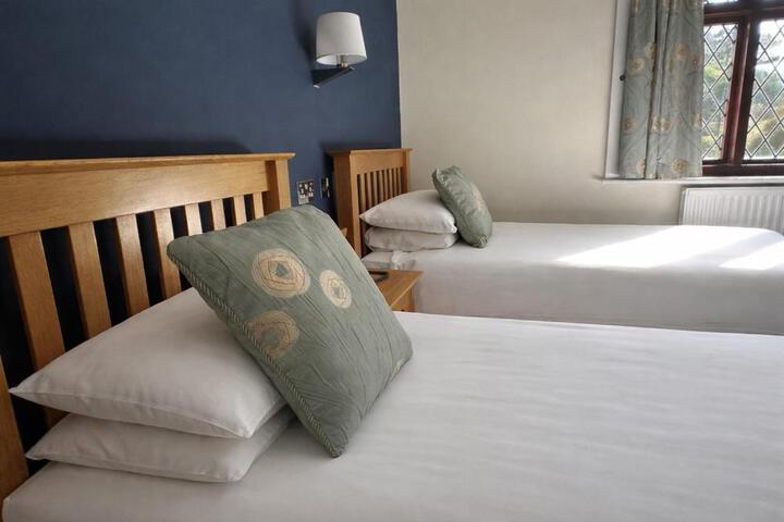 Hotel Suite Photo