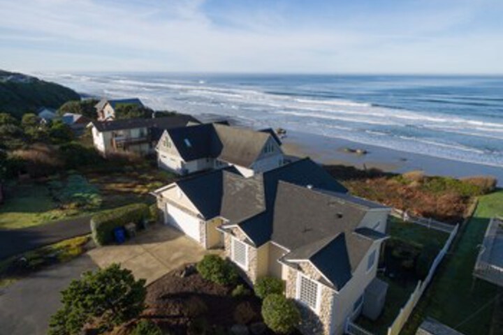 Exterior of Oregon Coast Retreat