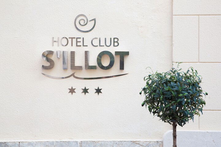 Hotel 47 of 64