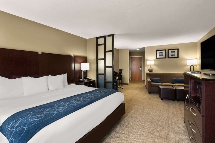 2 Queen Beds Suite (1 of 11)
