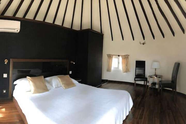 Room 9 of 26