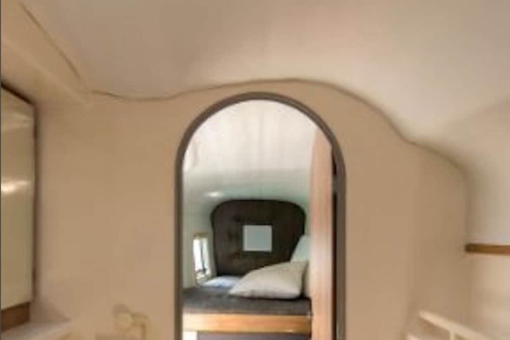 Room 3 of 77