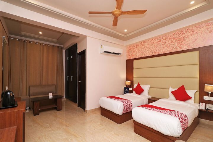 Room 6 of 35
