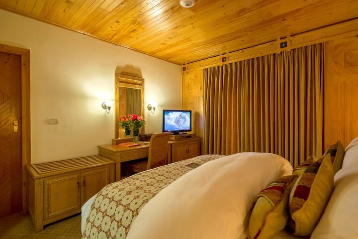 Room 2 of 49