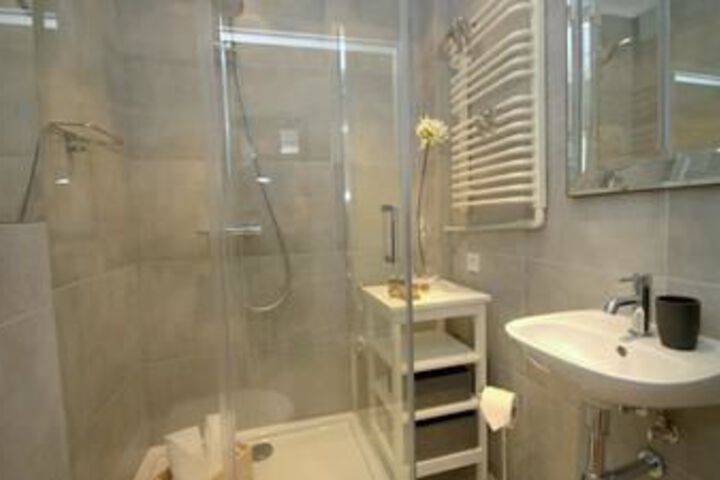 Room 5 of 20