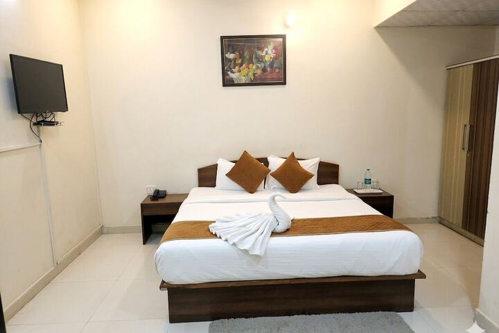 Room 33 of 56