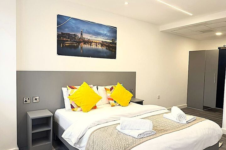 Room 18 of 27