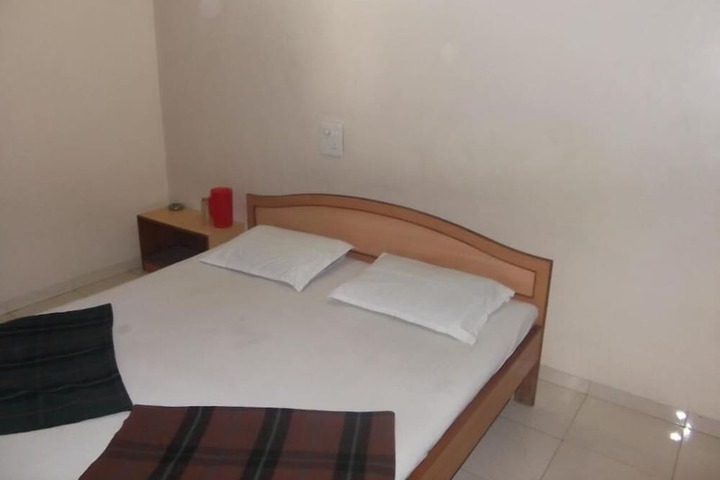 Room 10 of 22